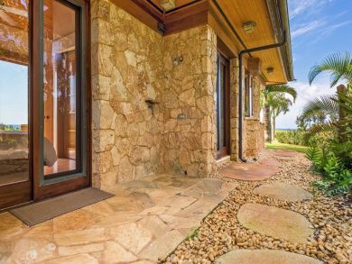 One Bedroom Secluded Hideaway Mere 150 Yard to the Beach